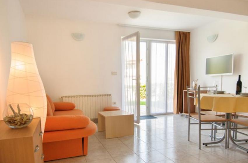 Apartments Dama (Croatian)