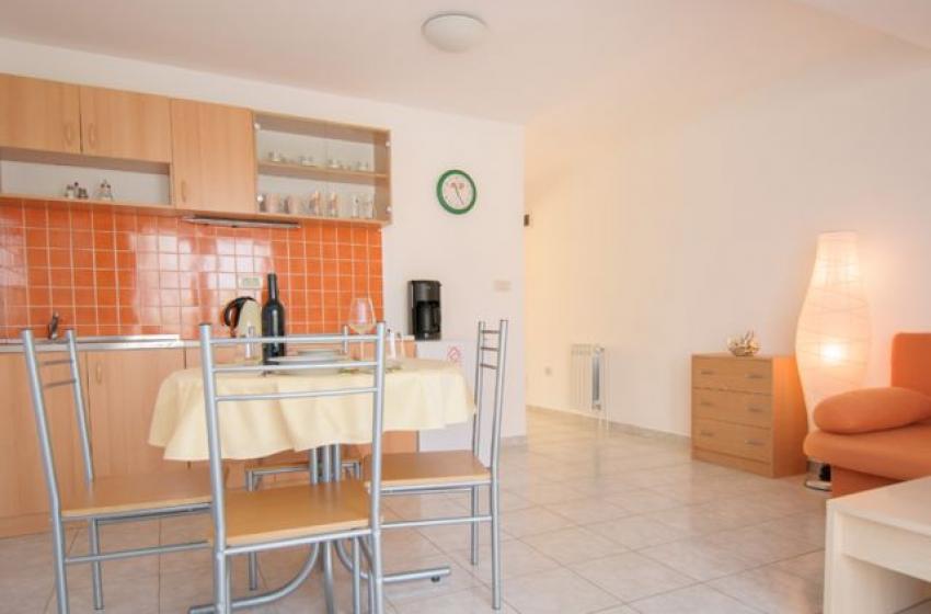 Apartments Dama (Croatian)